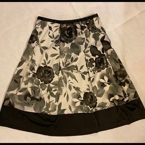 East 5th women’s black white pleated skirt